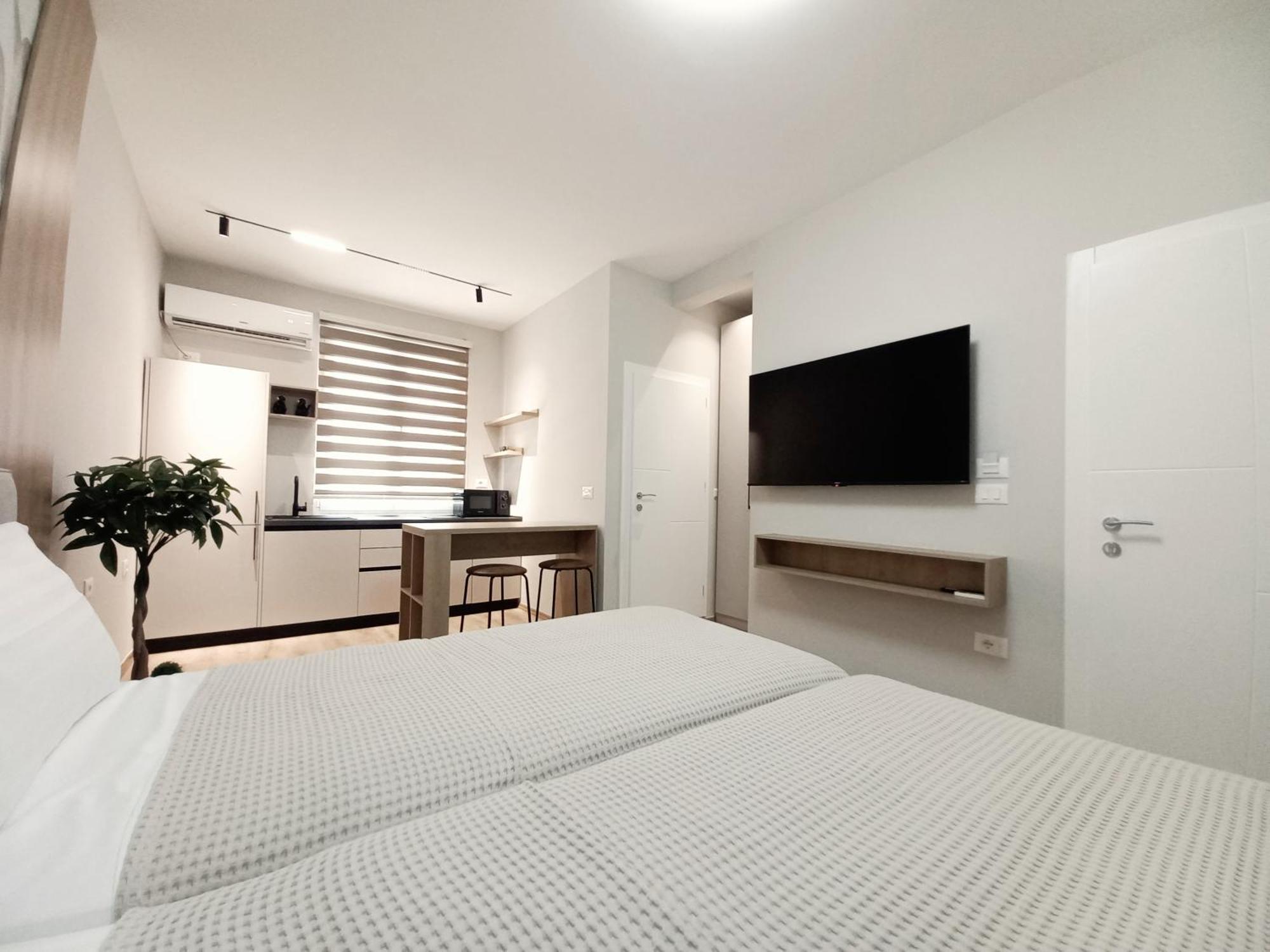 Goat Apartments Τίρανα Εξωτερικό φωτογραφία